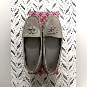 Tory Burch Lowell Suede Driver French Gray Size 7